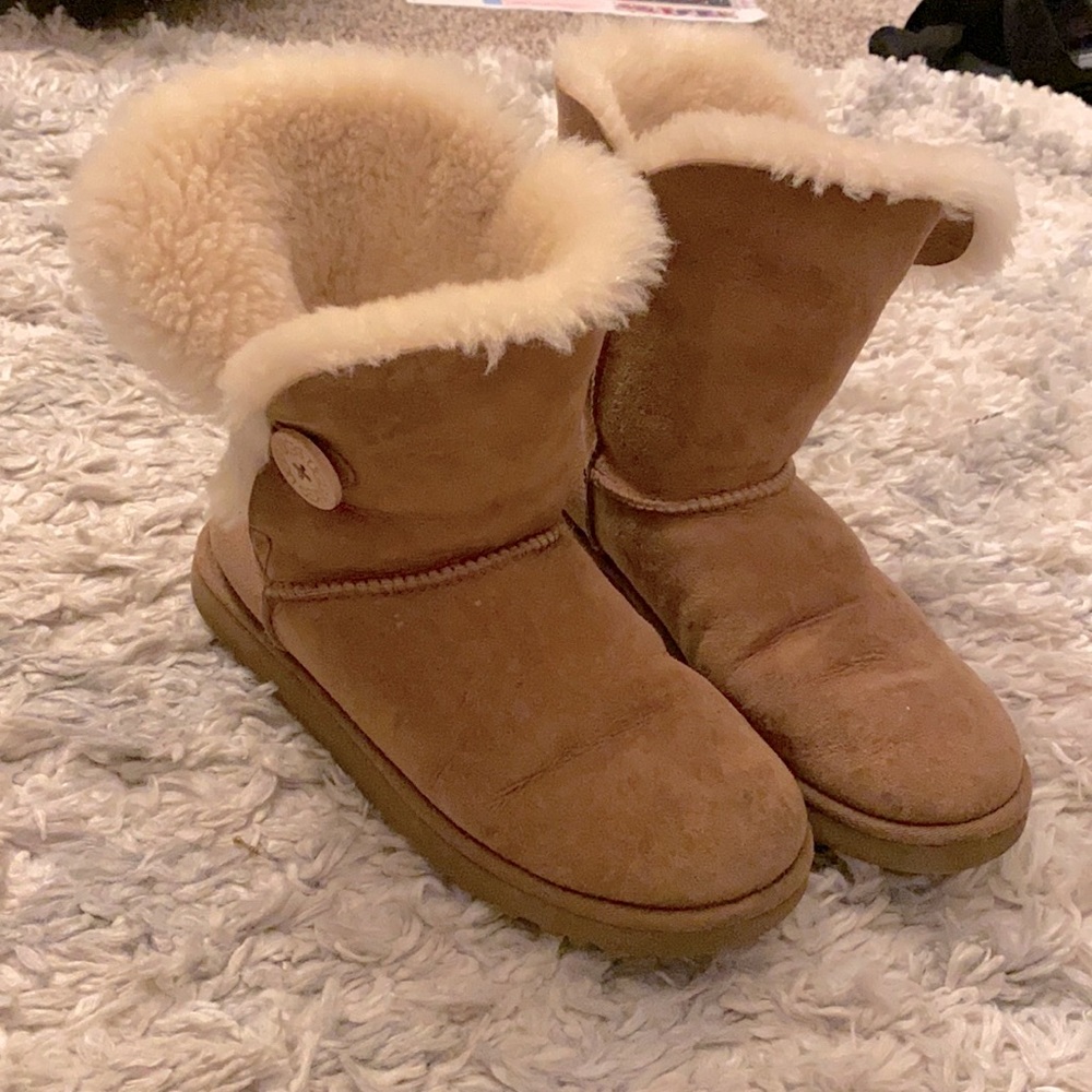 UGG 👢boots bailey button 2 boots II chestnut suede reversible fur women’s sz 8! - Picture 4 of 14